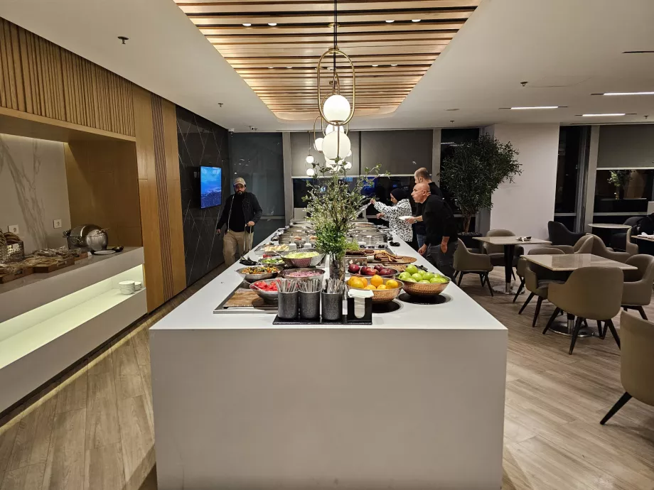 Ahlein Lounge, mostrador de comida