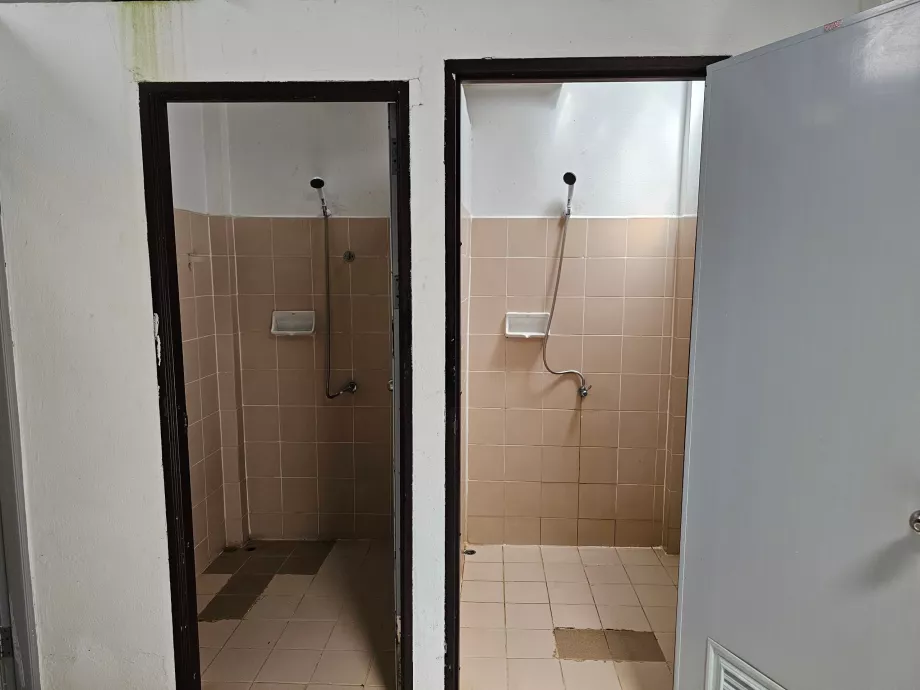 Duchas gratuitas en la cascada de Phaeng Noi