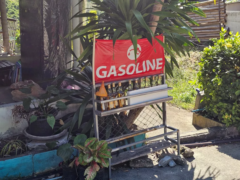 Venta de gasolina embotellada