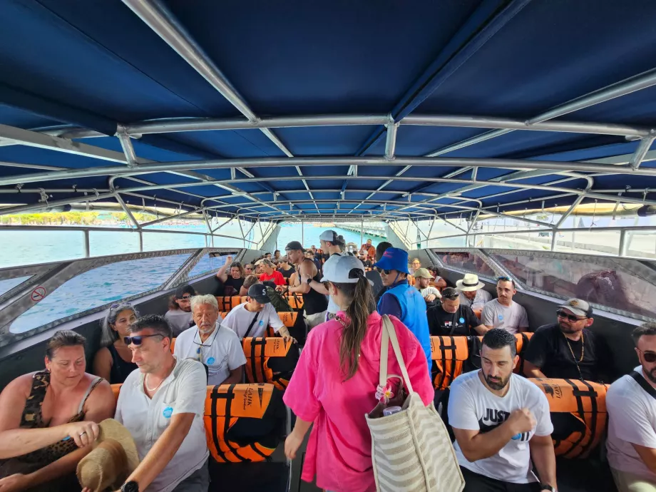 Dentro de la lancha rápida Koh Phangan - Koh Samui