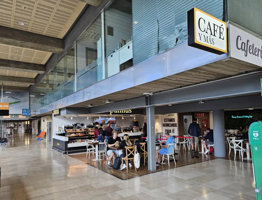 Cafés tras el control de seguridad