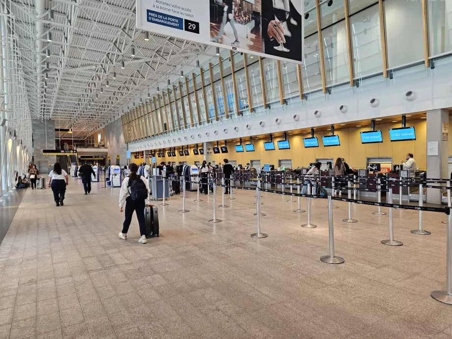 Sala de embarque del aeropuerto de Quebec