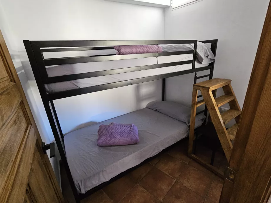 Habitación contigua en el apartamento La Era