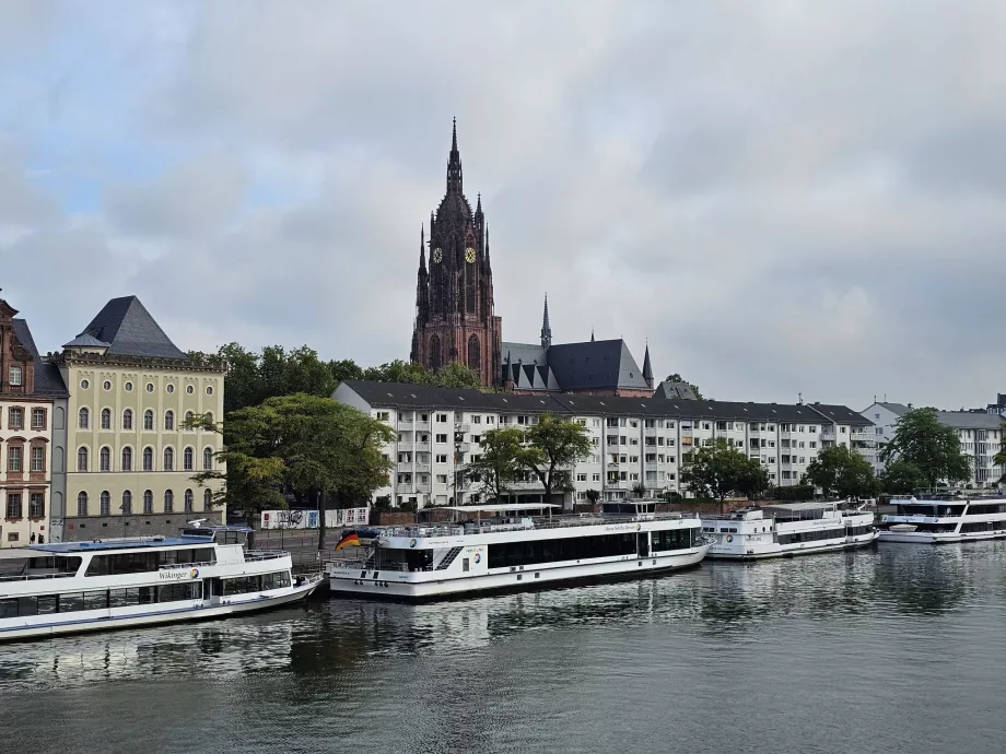Vista desde el Eiserner Steg hasta la Catedral
