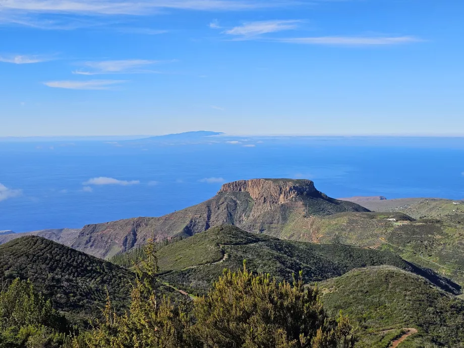 Vista de la formación rocosa Fortaleza desde el Alto de Garjonay