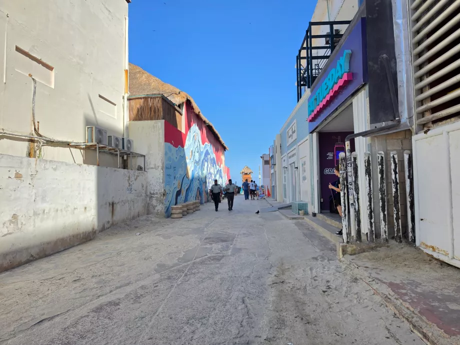 Acceso público a Playa Gaviota