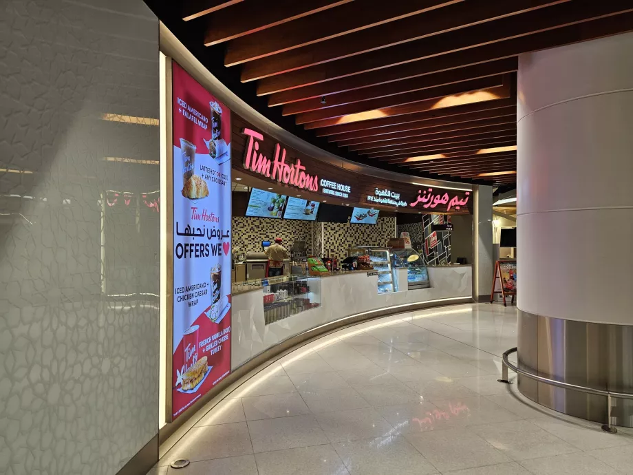 Tim Hortons, entresuelo, parte pública