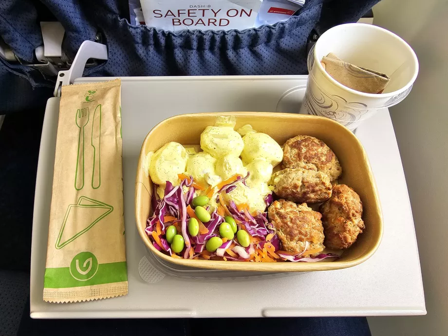Comida principal, vuelo internacional Iqaluit-Nuuk