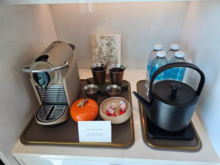 Cafetera y hervidor de agua