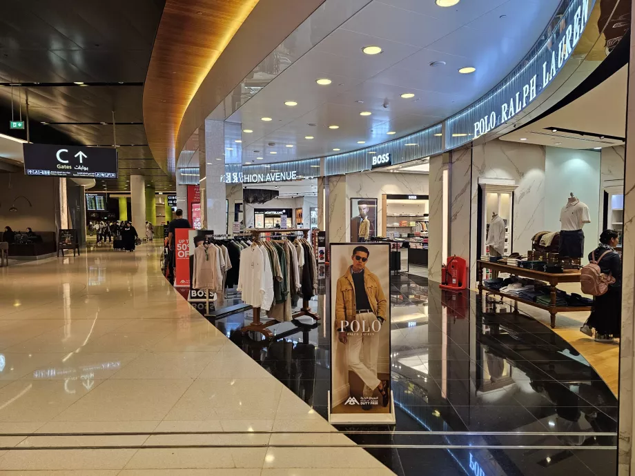Tiendas de moda, zona de tránsito