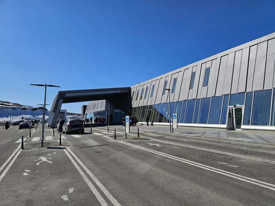 llegada al aeropuerto de Nuuk