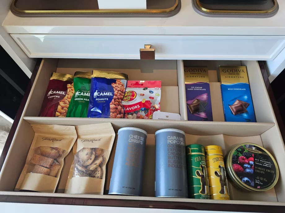 Galletas, chocolates y frutos secos