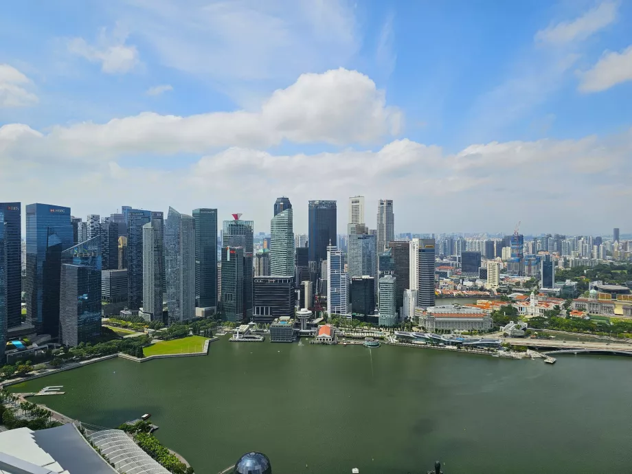 Vista desde la piscina de la azotea del MBS