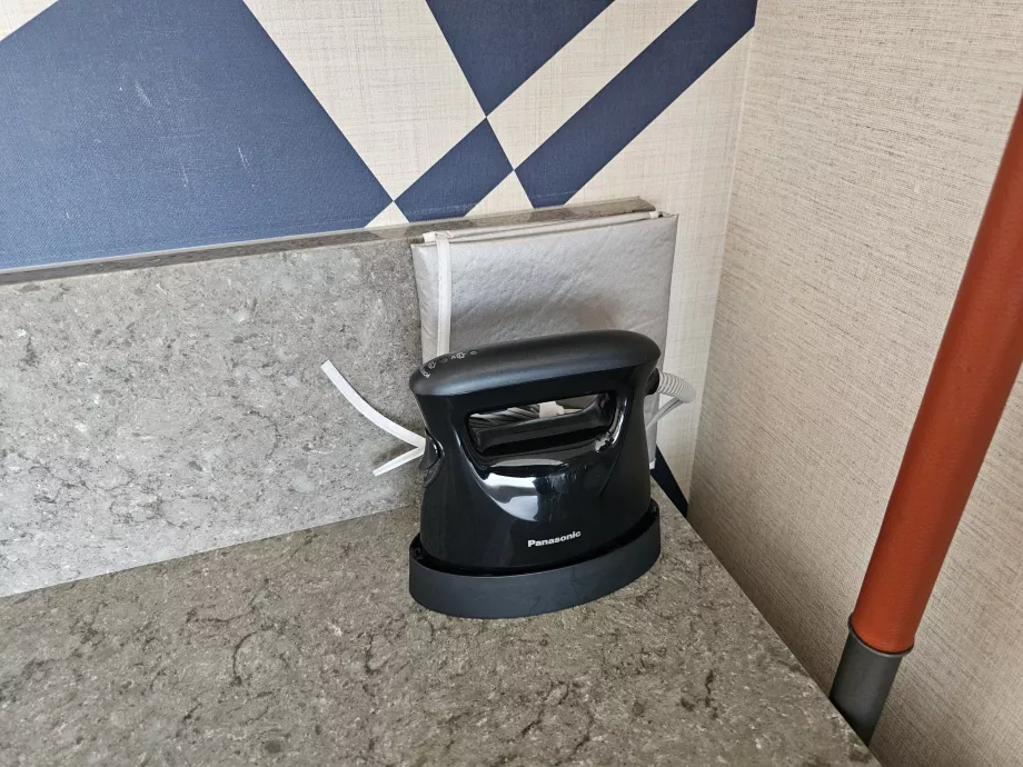 Plancha en la habitación