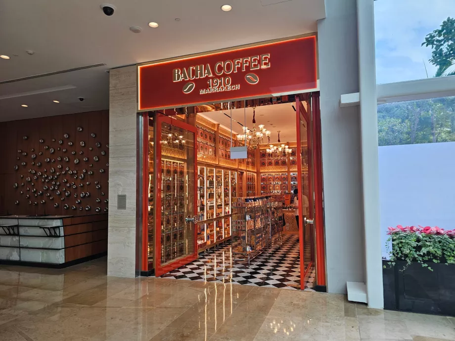 Tiendas en el vestíbulo del hotel