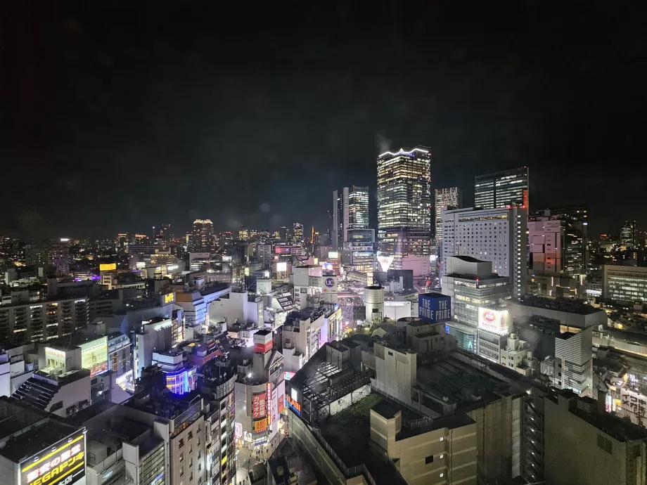 Vista nocturna desde la habitación de la planta 18