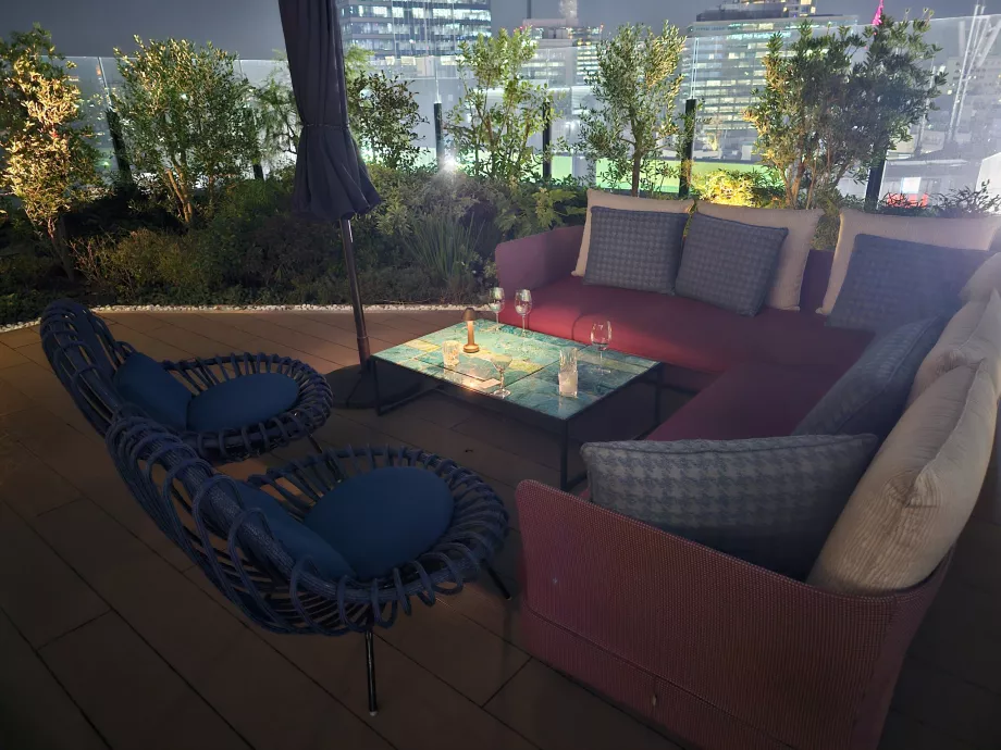 Terraza exterior del restaurante Gallery 11