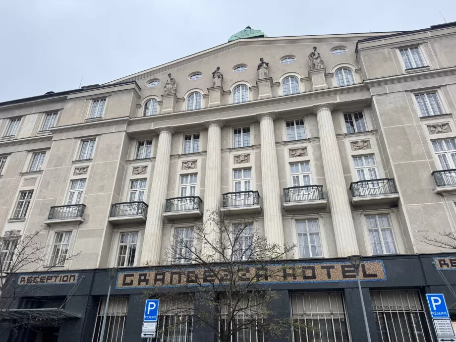 El edificio del hotel