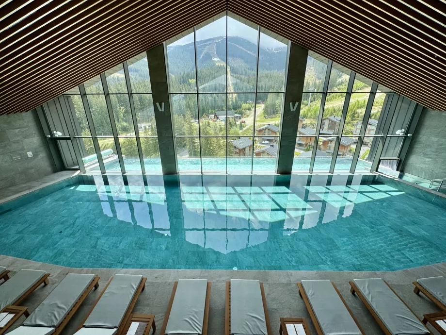 Piscina del Swissotel Damin Jasna