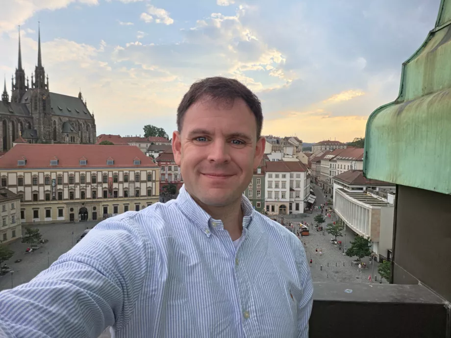 Yo en el balcón de la torre