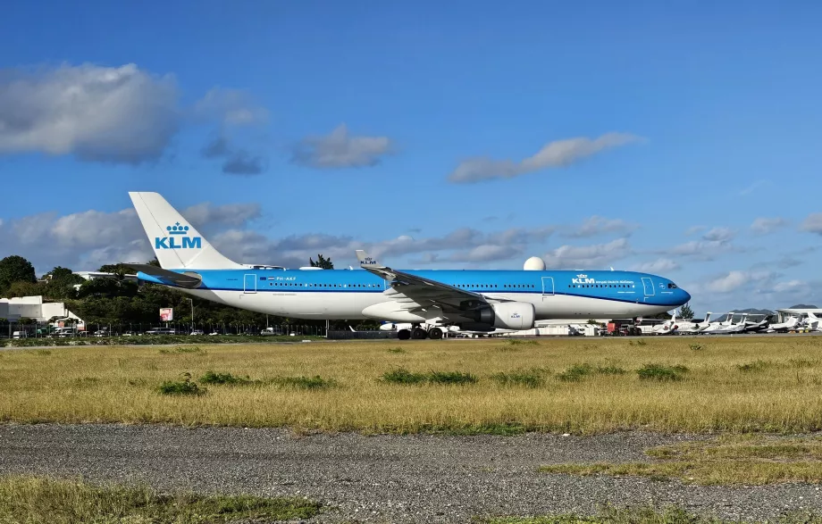 KLM en el aeropuerto de Sint Maarten, SXM