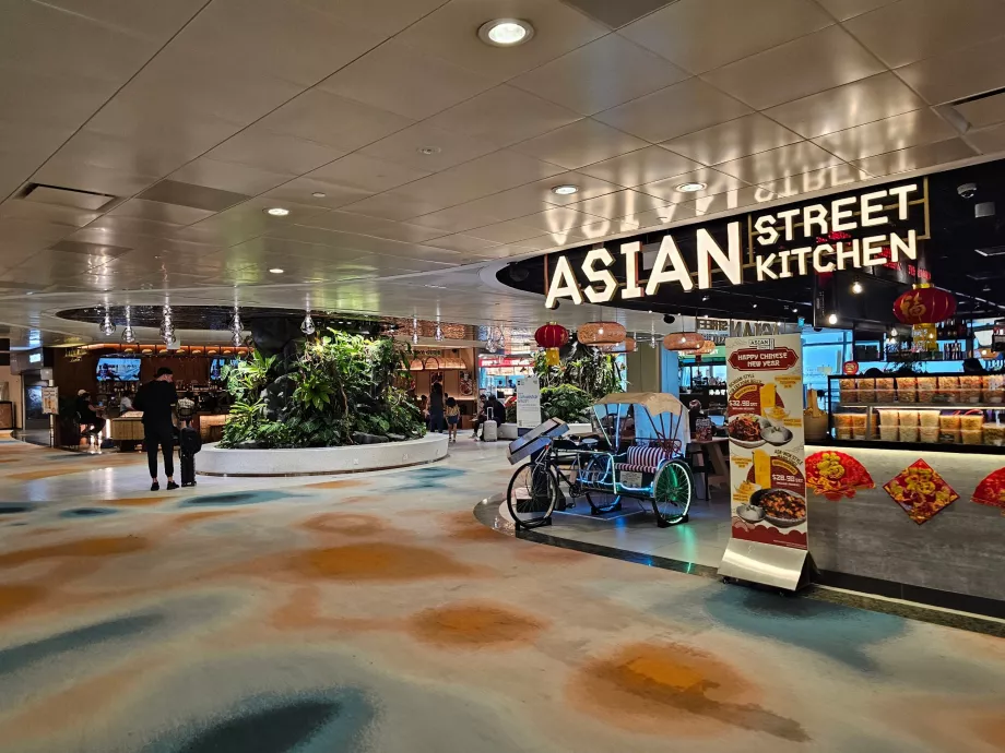 Restaurante, Terminal 2, zona de tránsito