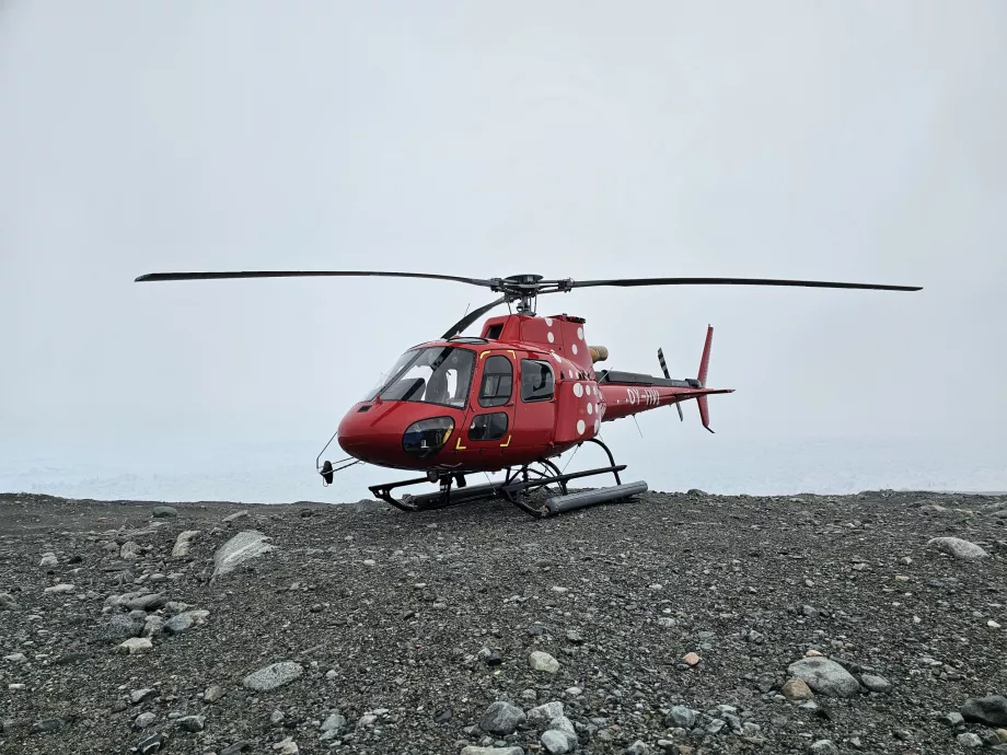 Helicóptero en el glaciar