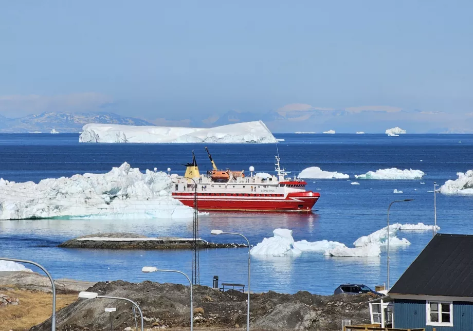 Llegada del ferry a Ilulissat