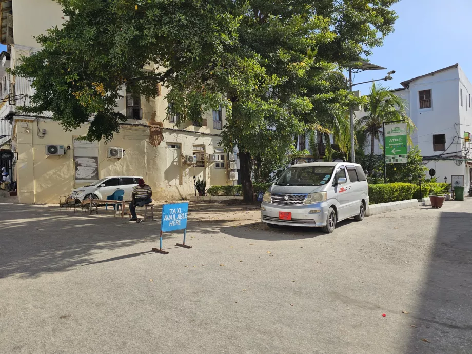 Taxi en Ciudad de Piedra