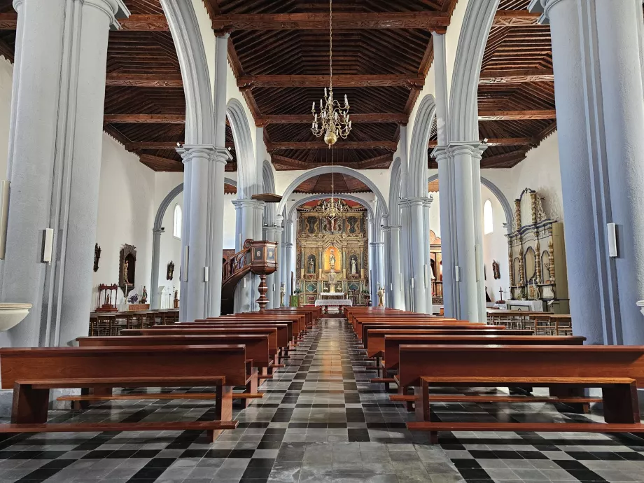 Valverde, iglesia