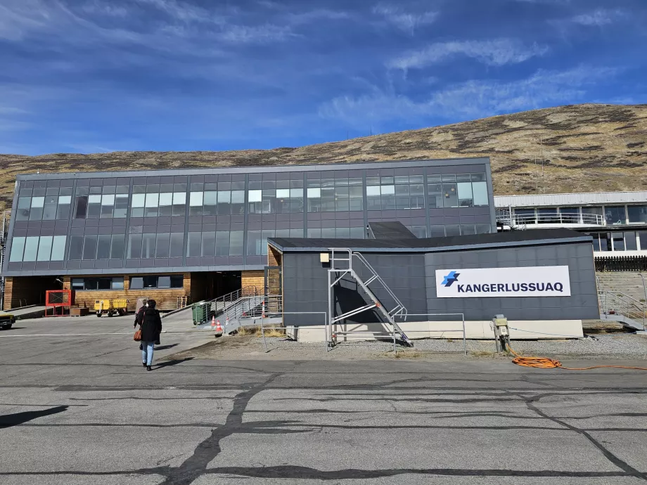 llegada al aeropuerto de Kangerlussuaq