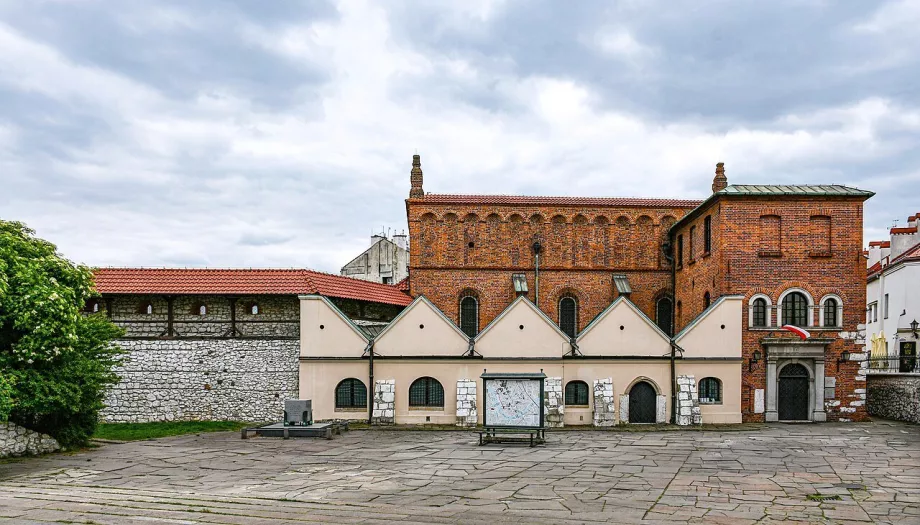 La antigua sinagoga, foto: Jeremiah Z. Cockroach, Wikimedia Commons, CC BY-SA 4.0