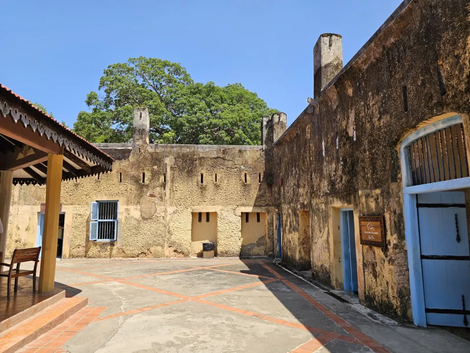Prison Island, el edificio de la prisión