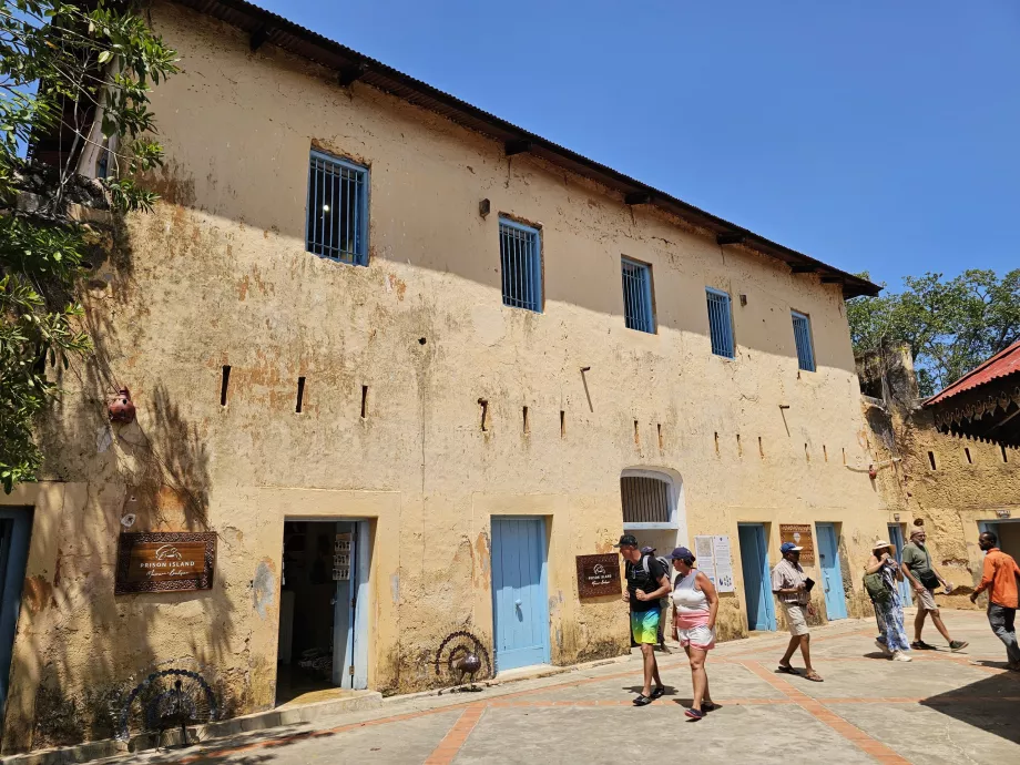 Prison Island, el edificio de la prisión
