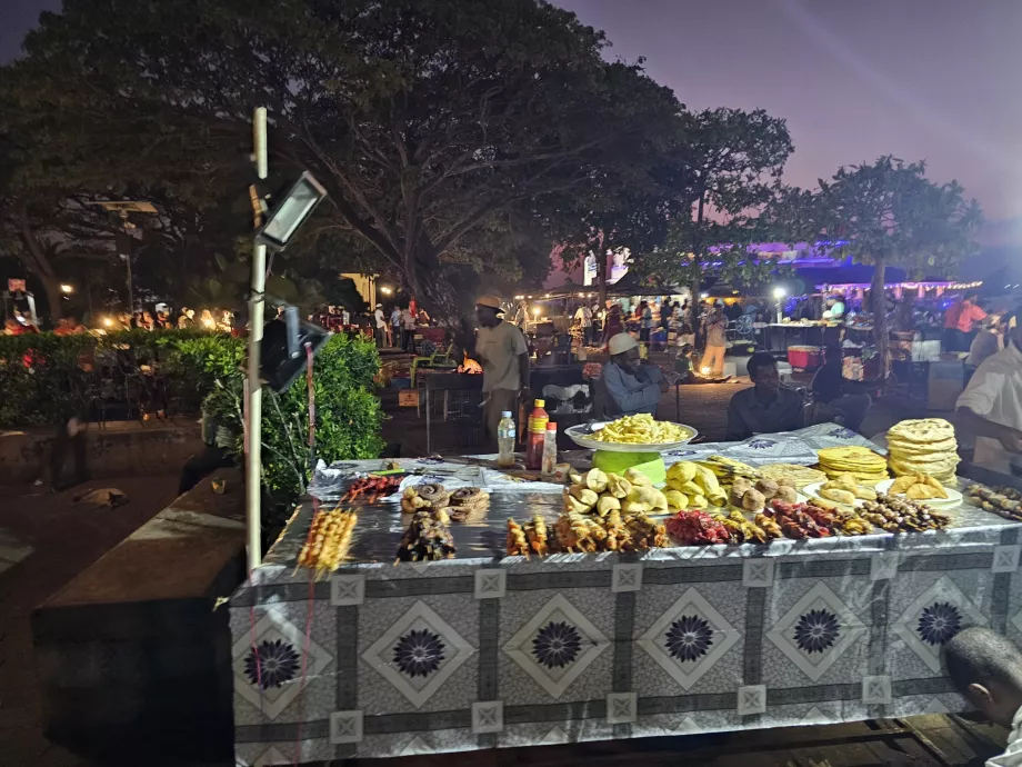 Mercado nocturno de Forodhani