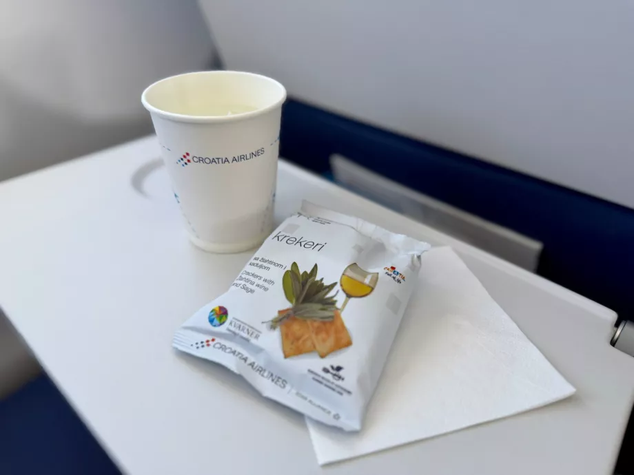 Refrescos en el vuelo PRG-ZAG de Croatia Airlines