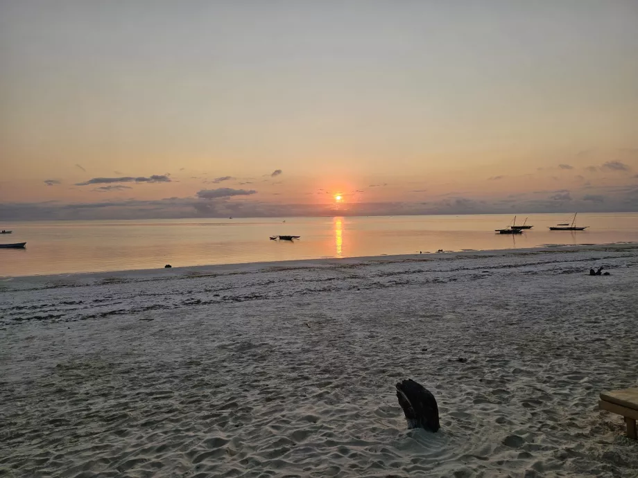 Amanecer en Jambiani