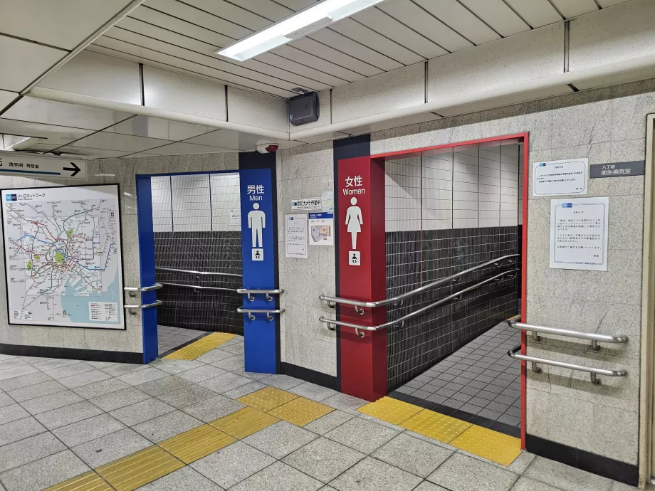 Aseos públicos en las estaciones de metro