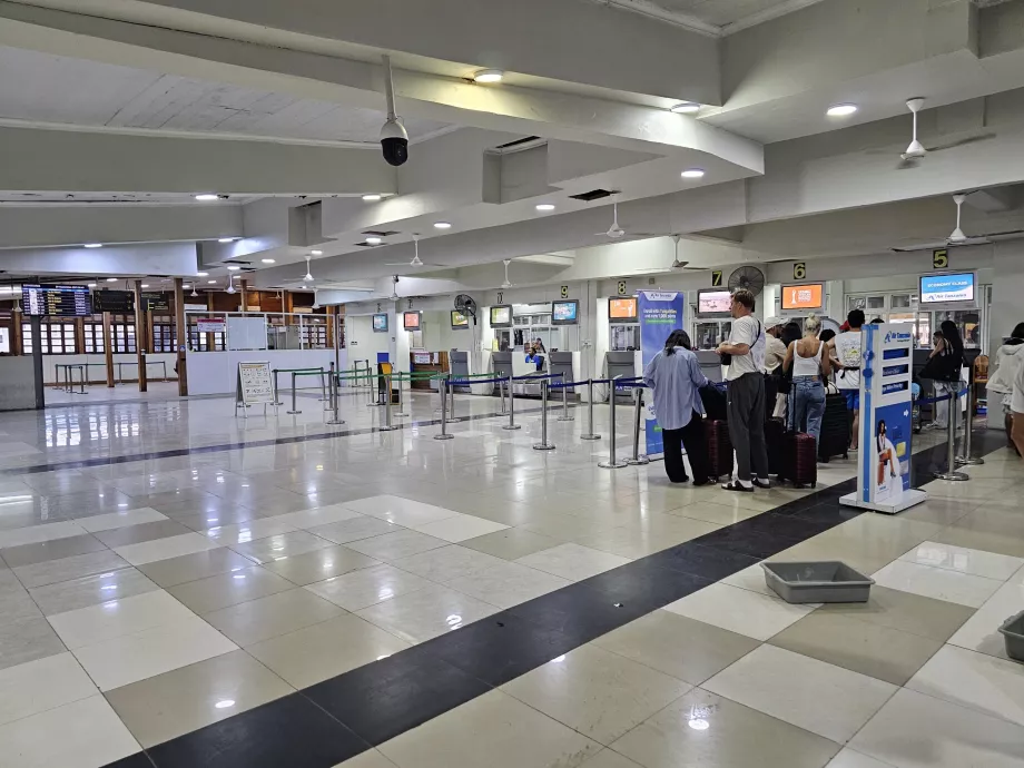 Terminal 2A, mostradores de facturación