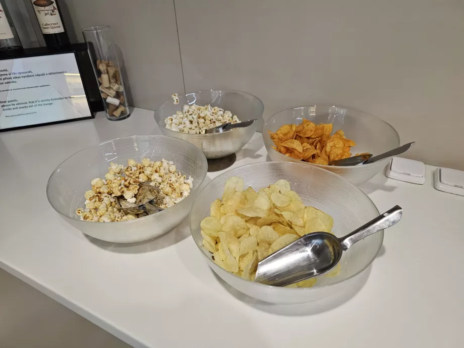 Patatas fritas y palomitas