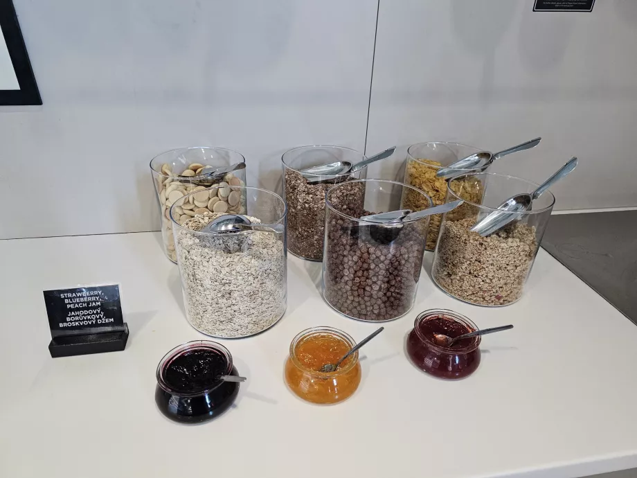 Granola, muesli y mermeladas