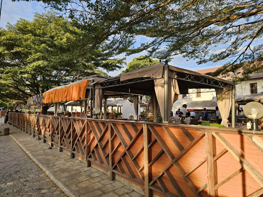 Restaurante de lujo, Zoco Darajani