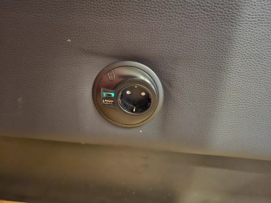 Enchufe para cargar aparatos electrónicos