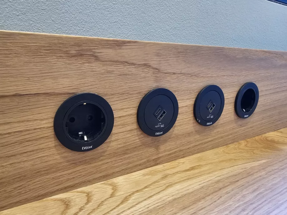 Enchufes para cargar aparatos electrónicos