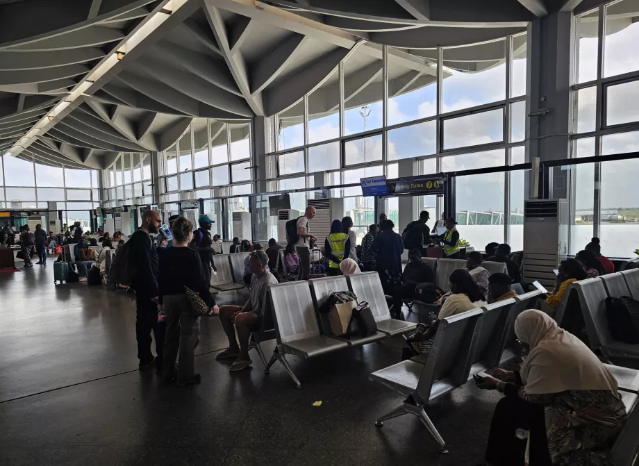 Puertas de embarque, Terminal 2
