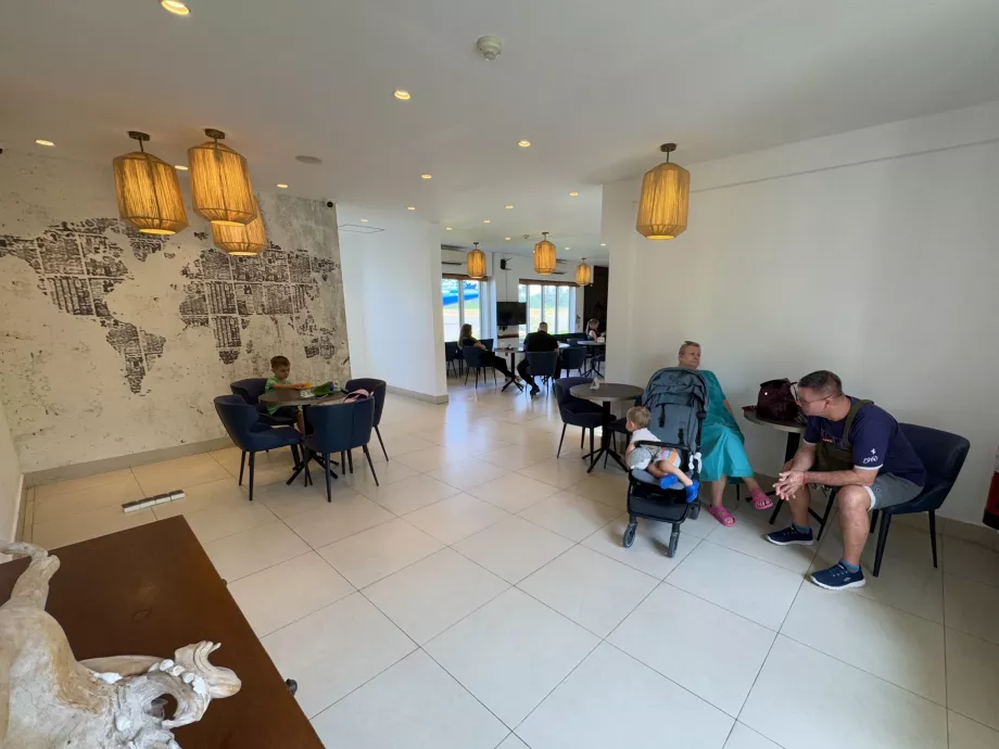 Sala de llegadas Kooddoo GKK