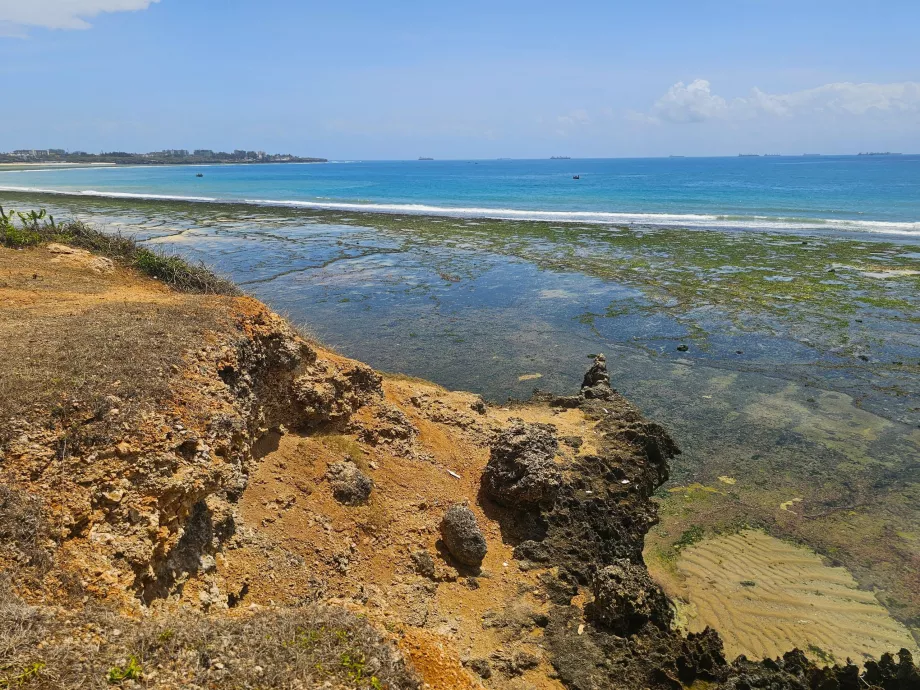 Arrecifes cerca de Coco Beach