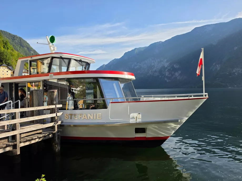 Ferry de Hallstatt, estación de tren de <-> 