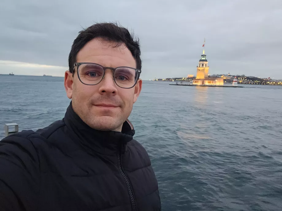 Yo en la Torre Maiden - lado asiático