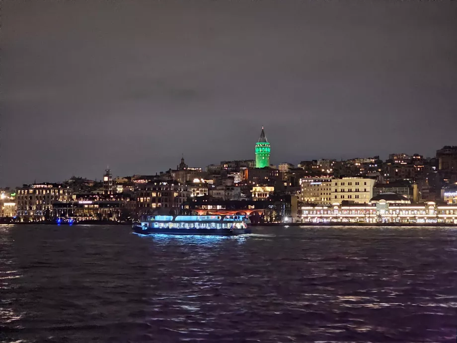 Crucero nocturno en transbordador
